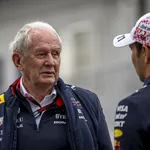 Helmut Marko en Sergio Perez van Red Bull Racing