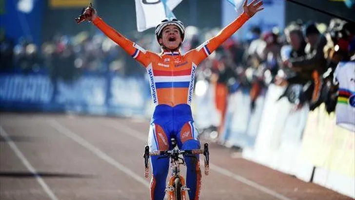 VOS WEDEROM WERELDKAMPIOEN VELDRIJDEN