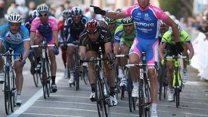 Tweede dagzege Petacchi, eindwinst Montaguti