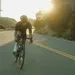 zonsopkomst racefietser