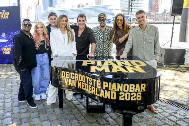 Jeroen van der Boom en zijn gastartiesten die tijdens The Pianoman 2026 optreden. 