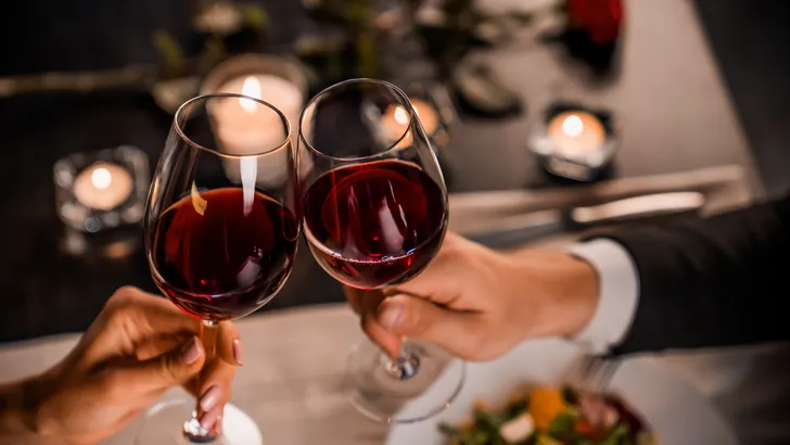 wijnen drinken met partner heeft positief effect