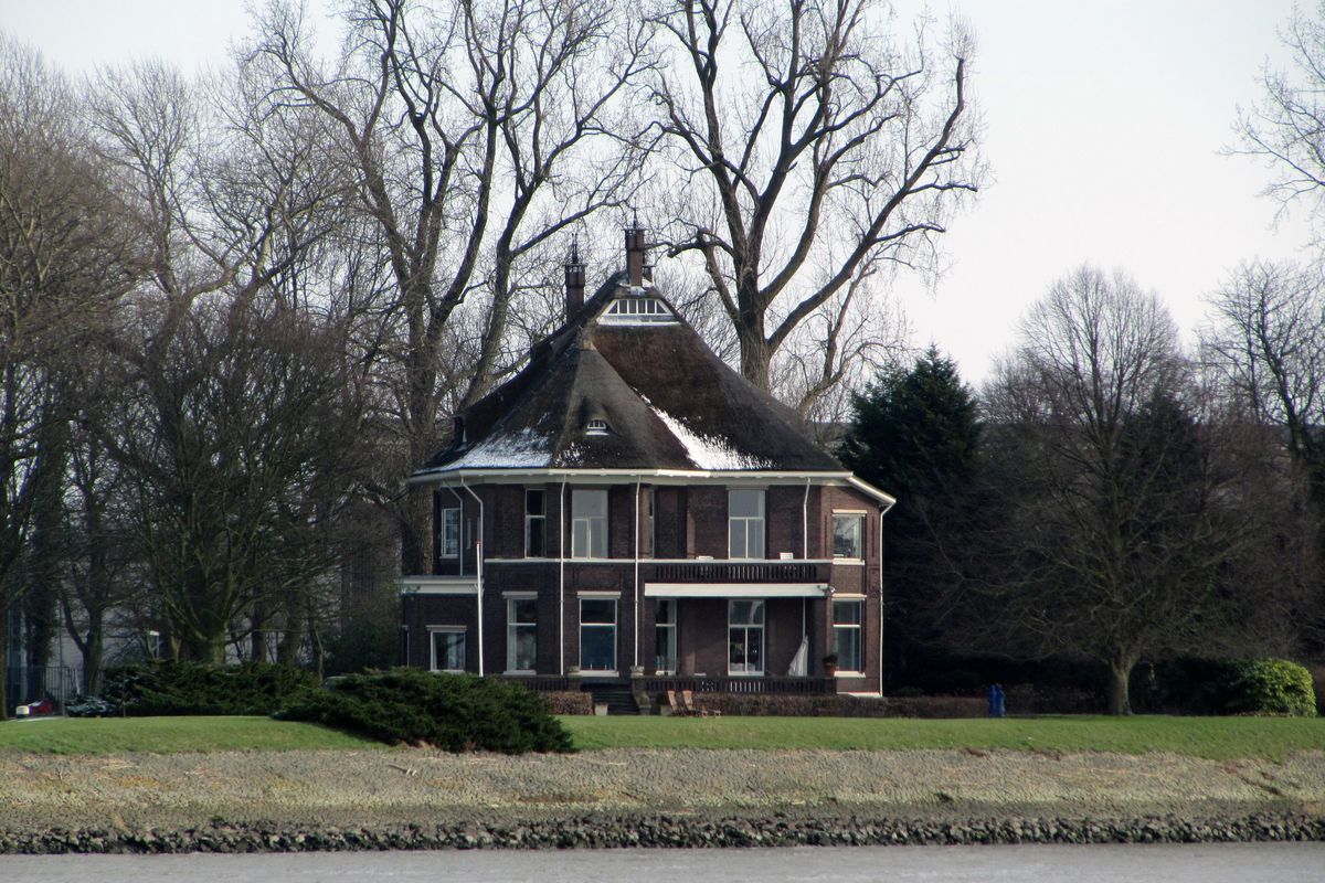 Wat zit er achter de villamoord in Kinderdijk? Veroordeelde klusjesman blijft onschuld volhouden