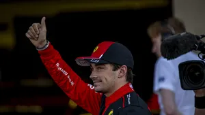 Leclerc crasht alvast in virtuele Las Vegas GP (video)