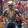 Giro | Peloton misrekent zich, Dries De Bondt bezorgt Alpecin-Fenix derde dagzege