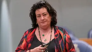 Caroline van der Plas