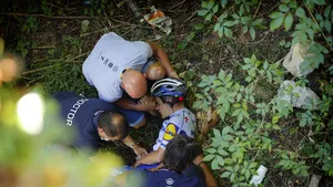 Bekkenbreuk en gekneusde longen voor Remco Evenepoel na val in Lombardije