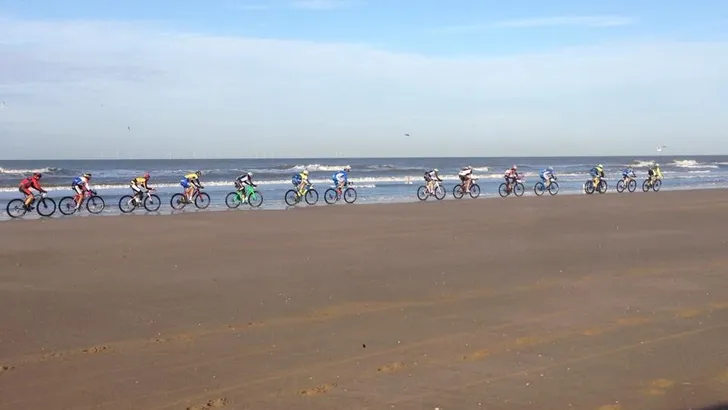 Belg Himpens klopt Zonneveld in 's werelds langste strandrace