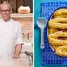 Ovenschotel met zuurkool, ananas en rundergehakt van Rudolph van Veen. Tweeluik foto's: links Rudolph van Veen in de keuken, rechts de zuuurkoolschotel op een blauwe ondergrond.