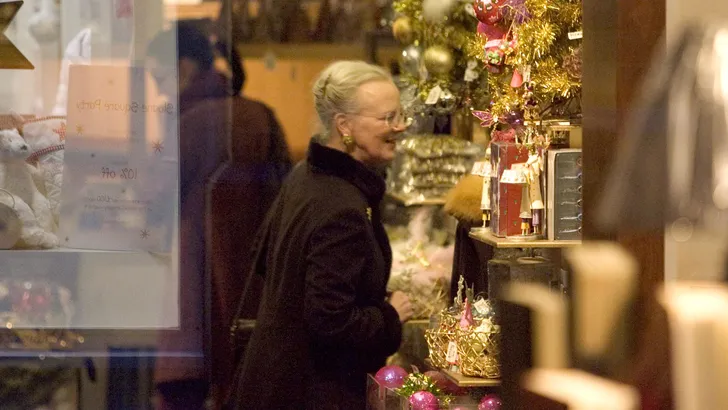 Queen Margrethe Ii Of Denmark Shopping kerst