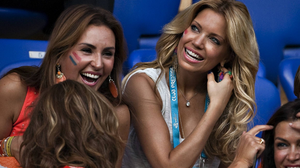 Crisis bij onze voetbalvrouwen - Waar blijven de nieuwe Yolanthe en Sylvie?