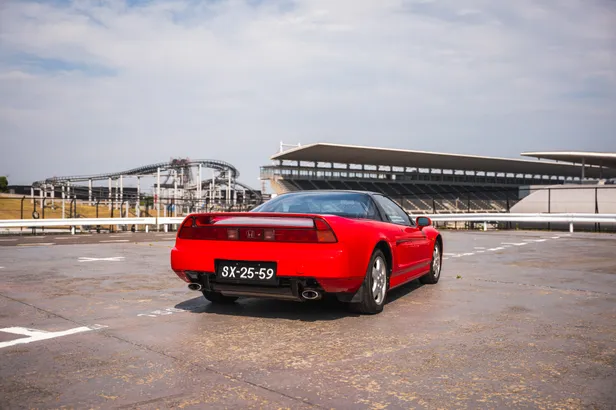 Rode Honda NSX uit 1991 van achteren met kenteken SX-25-59