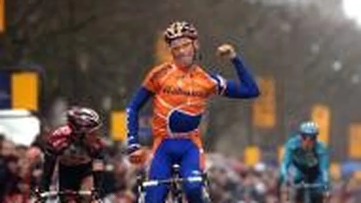 Erik Dekker wint in Criterium International