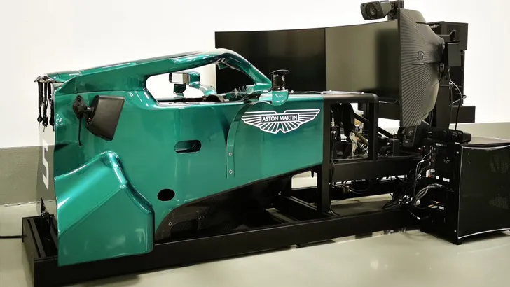 Sebastian Vettel's persoonlijke simulator is echte Aston Martin