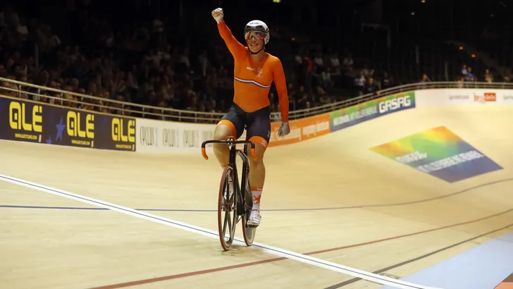 EK Baan 2017: Kirsten Wild pakt eerste goud in afvalkoers 