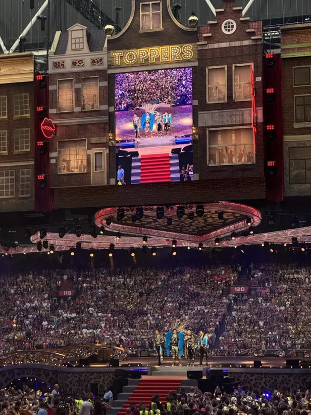 Gerard Joling, René Froger, Jan Smit en Jeroen van der Boom op het podium