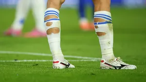 Gaten in sokken voetbal
