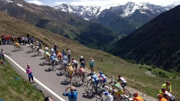 GIRO: Tal van bekende cols op het menu