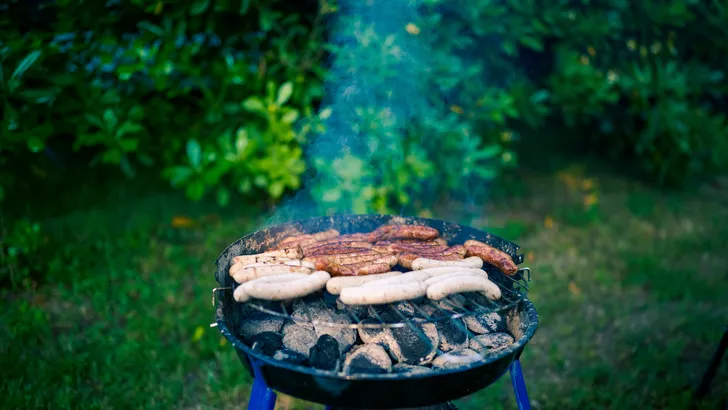 Deze mini-barbecue van IKEA is hét zomeraccessoire van het jaar