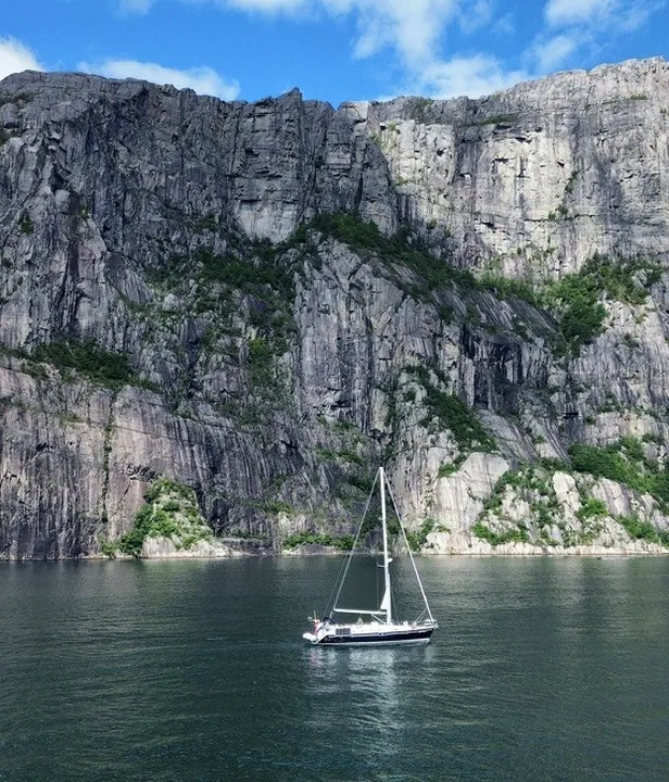 Logboek Mare Nostrum: dertig kaarsjes en een anker
