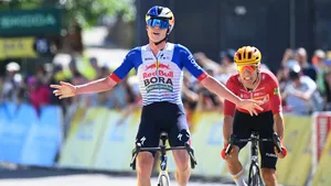 Maxim Van Gils is in de vorm van zijn leven en zegt dat mede te danken hebben aan Remco Evenepoel, die hem tot het uiterste dreef op hoogtestage in Sierra Nevada.