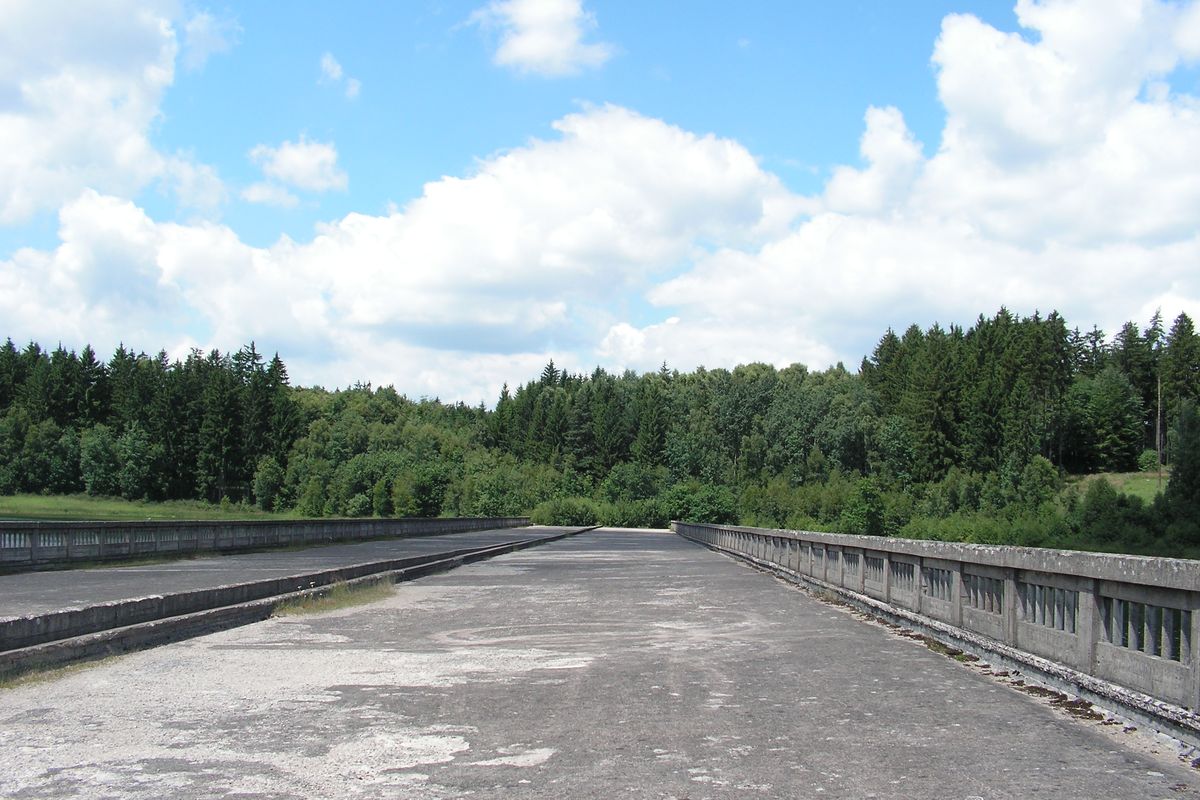 Hitlers brug: een peperduur en vergeten betonnen monster diep in de Tsjechische bossen