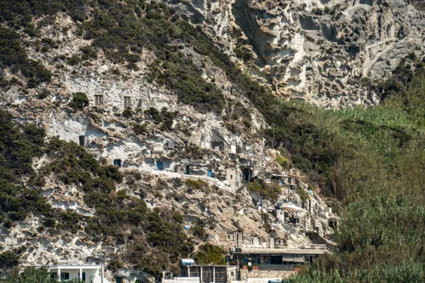 Slapen in een grot voor €150? Hier kan het.