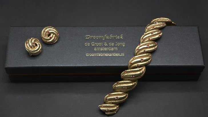 Winactie: bijzondere sieradenset costume jewelry én bioscoopkaartjes voor Claire Darling