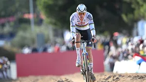 Mathieu van der Poel heeft in Benidorm laten zien zijn vorm de voorbije weken verder te hebben aangescherpt! De wereldkampioen is helemaal klaar voor het WK over twee weken.