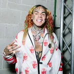 De metamorfose van Danny Hernandez naar 6ix9ine is compleet.