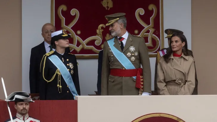 Koning Felipe, koningin Letizia en prinses Leonor bij de Nationale Feestdag van Spanje, 2024.