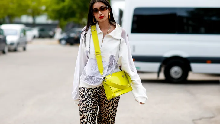 Deze broek met panterprint is de perfecte vondst voor het voorjaar