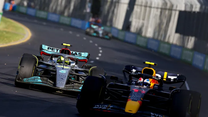 Mercedes vindt dat inhalen niet verbeterd is in 2022