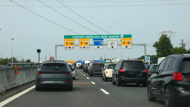 Italië wil snelheidsovertredingen per kilometer afrekenen: zo hoog kunnen de boetes worden