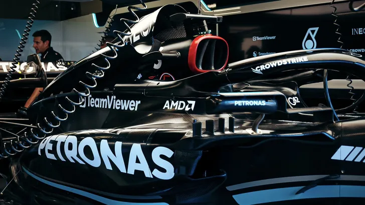 Russell: 'Mercedes update is in het echt sneller dan in simulaties'