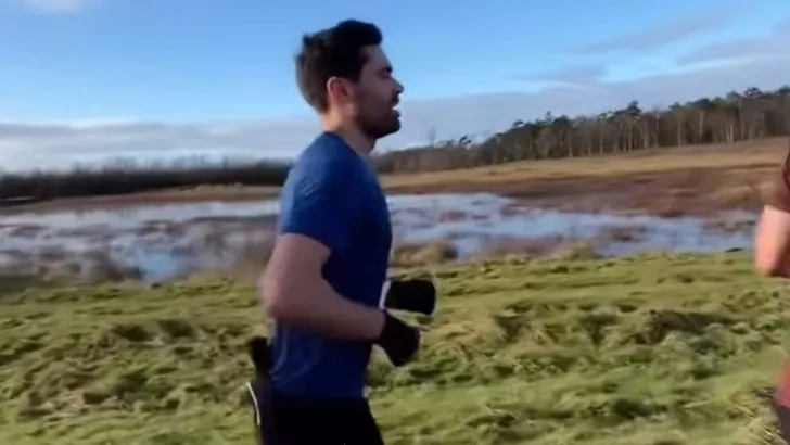 tom dumoulin aan het hardlopen