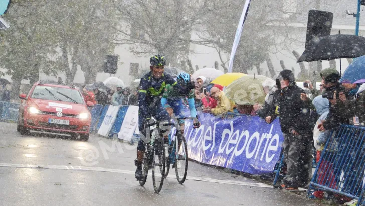 Vuelta Asturias: Nairo Quintana imponeert op de Alto del Acebo