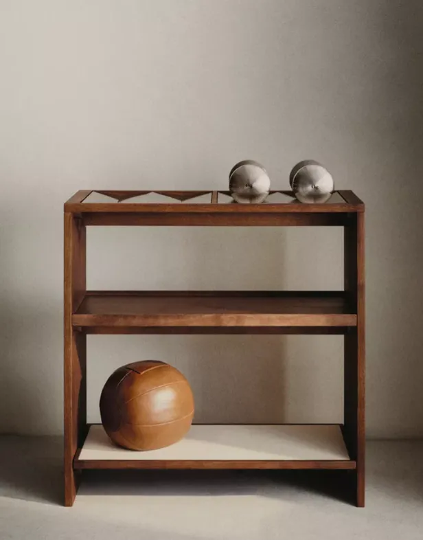 Opbergmeubel en halterstandaard - €499