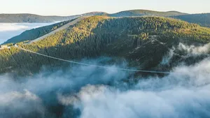 Durf jij over deze nieuwe hangbrug in Tsjechië?