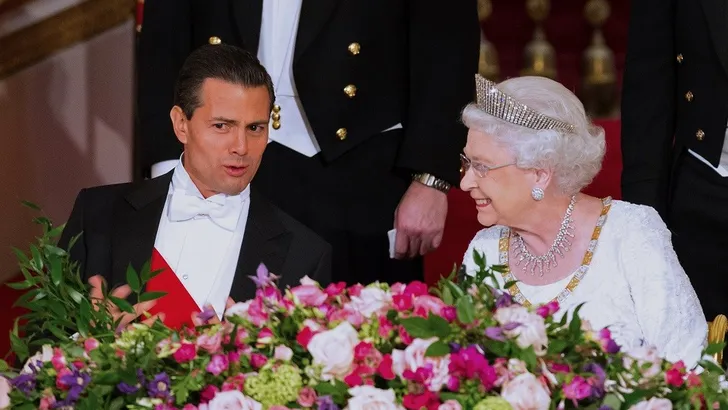 Tiara Day! Zó wordt een kroon een ketting