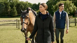 Trend alert: waarom de nieuwe Tommy Hilfiger Equestrian-collectie een absolute musthave is