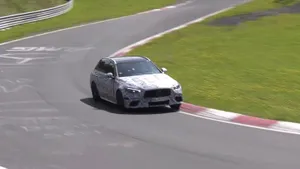Pijnvideo: viercilinder hybride Mercedes-AMG C63 op de 'Ring
