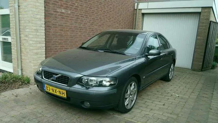 Gevaarlijke Volvo S60 te koop (Blik op de Weg)