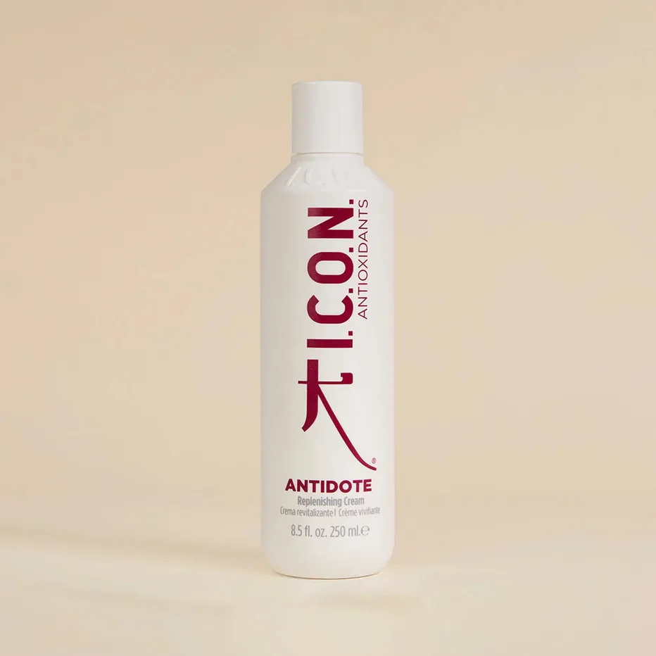Antidote van I.C.O.N. is een herstellende leave-in treatment boordevol antioxidanten