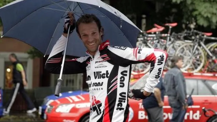 Schmitz stijgt naar tweede plaats in Bretagne