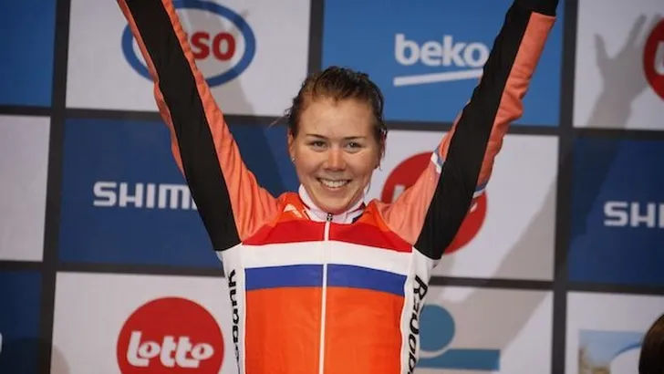 De Jong imponerend naar Europese titel
