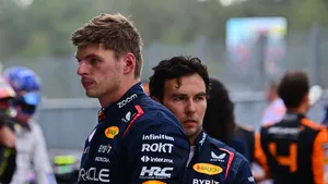 Max Verstappen en Sergio Perez van Red Bull