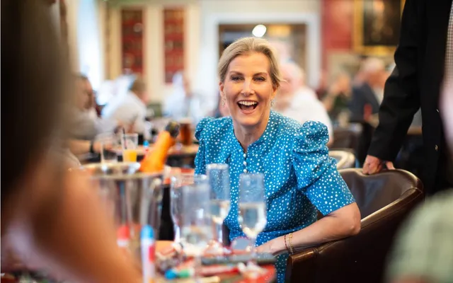 Hertogin Sophie tijdens een bezoek aan het Royal Hospital Chelsea in Londen