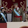 Felipe, Letizia en Leonor zien nationale feestdag in het water vallen | Beau Monde