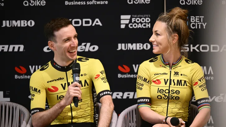 simon yates en Pauline ferrand-prévot van visma | lease a bike